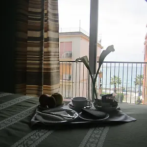 Elisabetta Sestri Levante